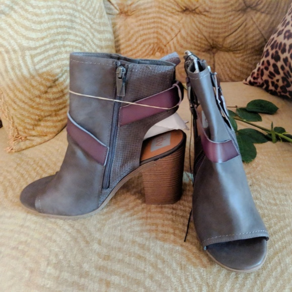 Dolce Vita Faux Leather Gray Ankle Booties - Picture 3 of 3